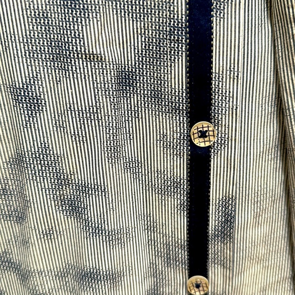 JOHNSON & MURPHY TAILORED FIT BLUE AND WHITE COTTON SHIRT WITH PATTERNED BUTTONS - Picture 2 of 8